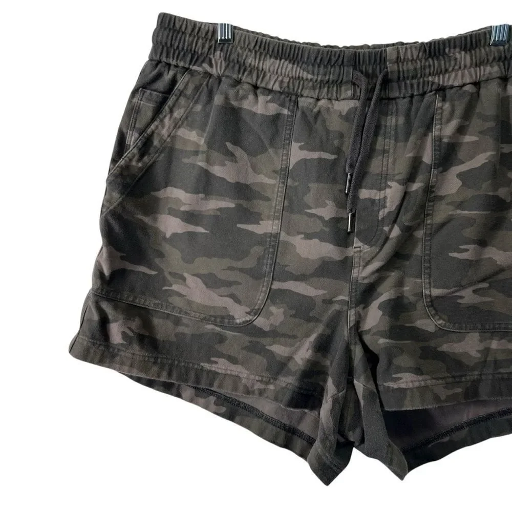 Sz 20 ATHLETA BLACK OLIVE CAMO ELASTIC WAIST STRETCHY FARALLON SHORTS - Picture 3 of 16